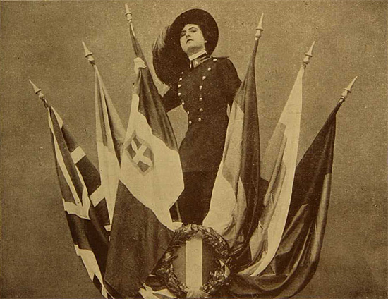 Francesca Bertini in "Viva l'Italia", arrivederci della Caesar Film 1915.